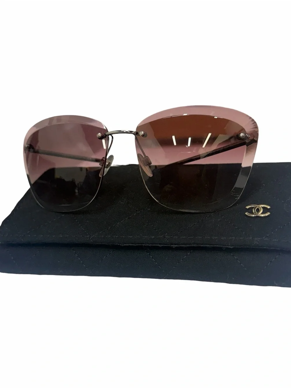 CHANEL authentic 4221